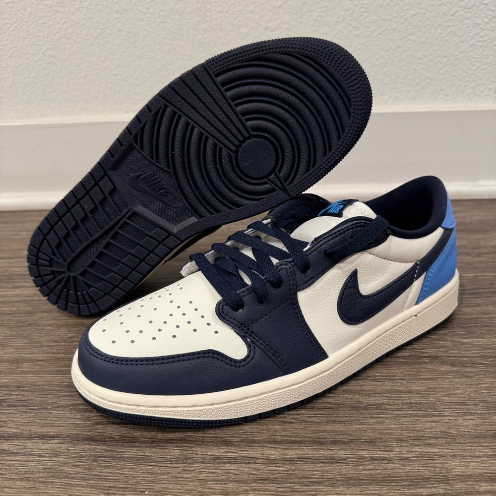 Air Jordan 1 Retro Low sz 10 - Picture 3 of 5